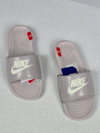 Нови чехли Nike - Victori One Slide - размер 40.5 – снимка 2