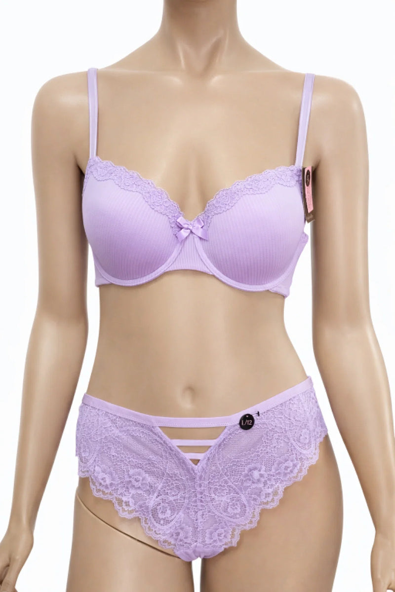 Комплект бельо Hunkemöller 80C / L в нежен лавандулов цвят с дантела