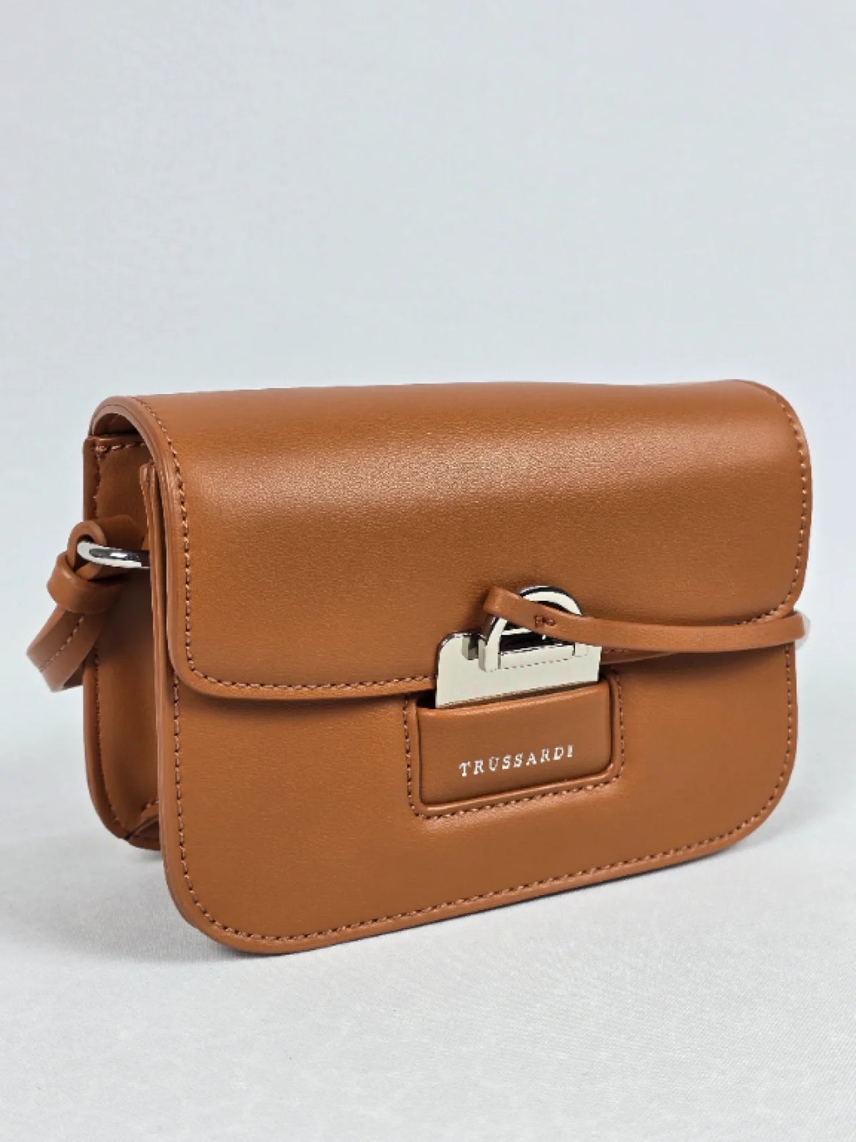 Нова дамска чанта Trussardi - кафява